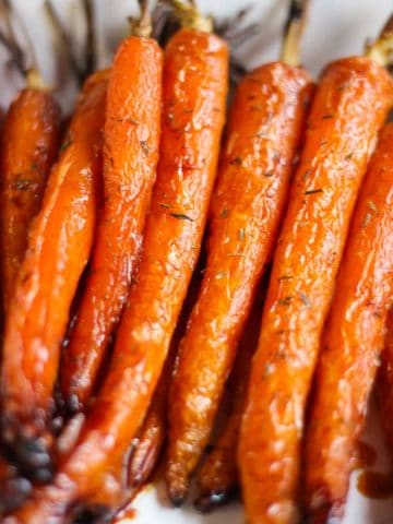 Carottes rôties au miel et au thym