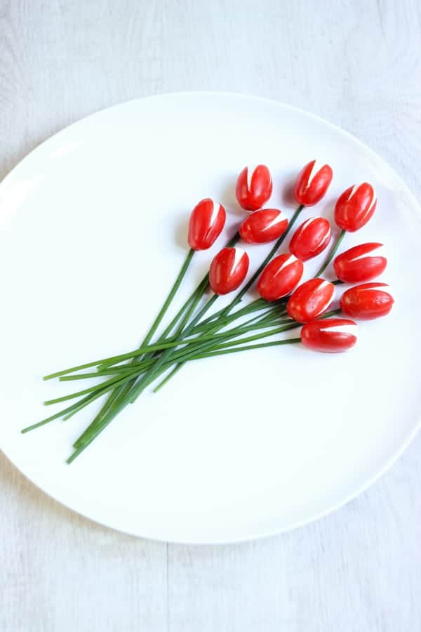 Tulipes de tomates au fromage frais