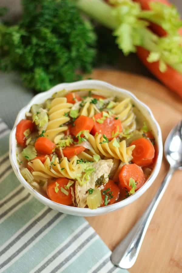 Soupe de poulet aux nouilles