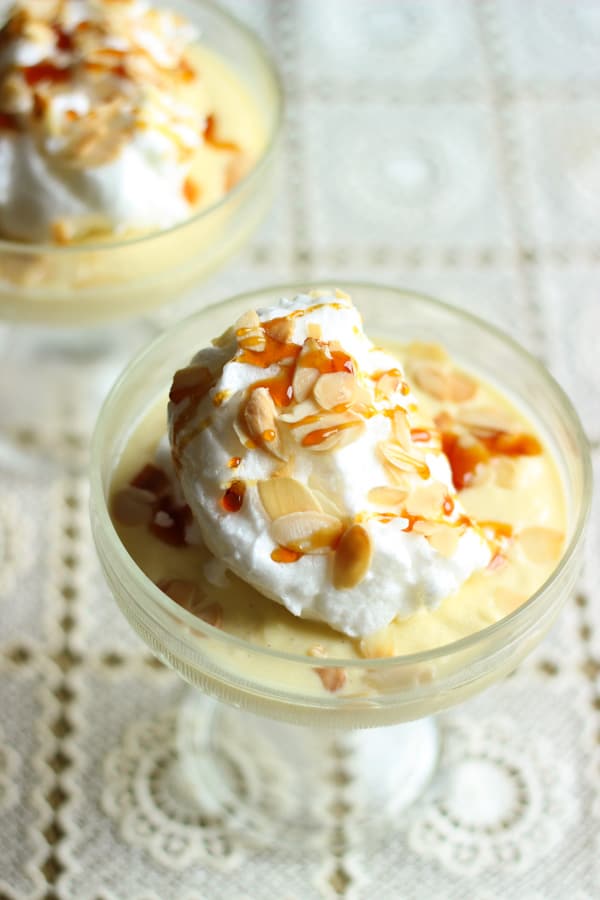 îles flottantes au caramel et amandes effilées